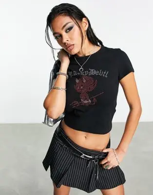 ASOS DESIGN - T-shirt à imprimé graphique « Lucky Devil Hot Fix » - Noir