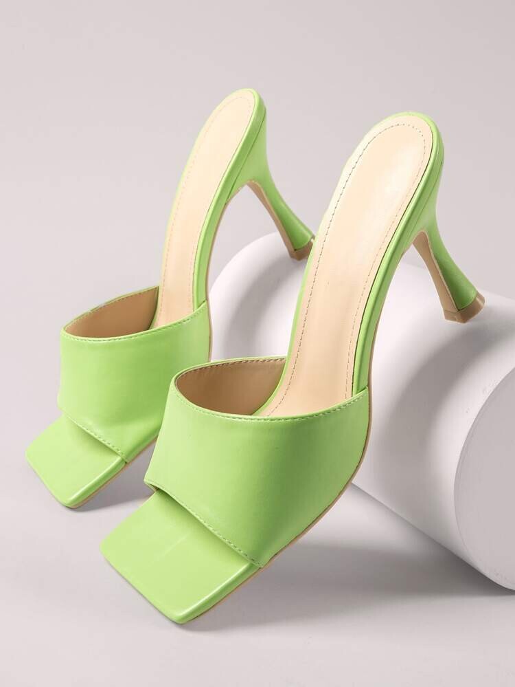 Mules en similicuir à talons aiguilles