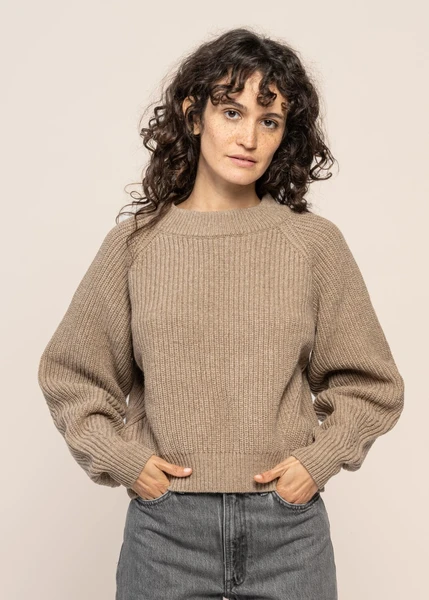 Pull maille en laine recyclée | beige "cropped knit sweater - soft clay" Rotholz