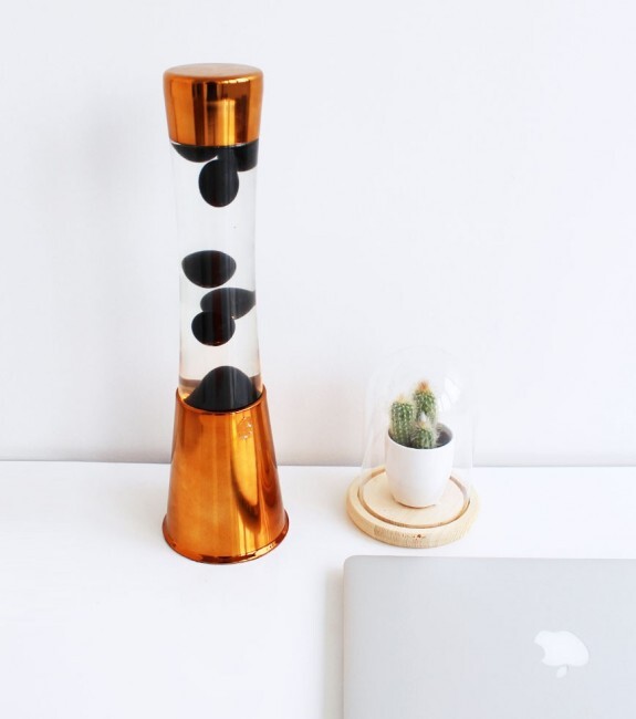 Lampe à lave - noir et cuivre