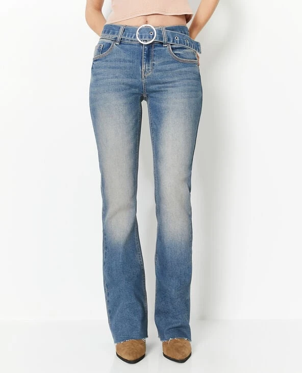 Jean flare taille basse avec ceinture