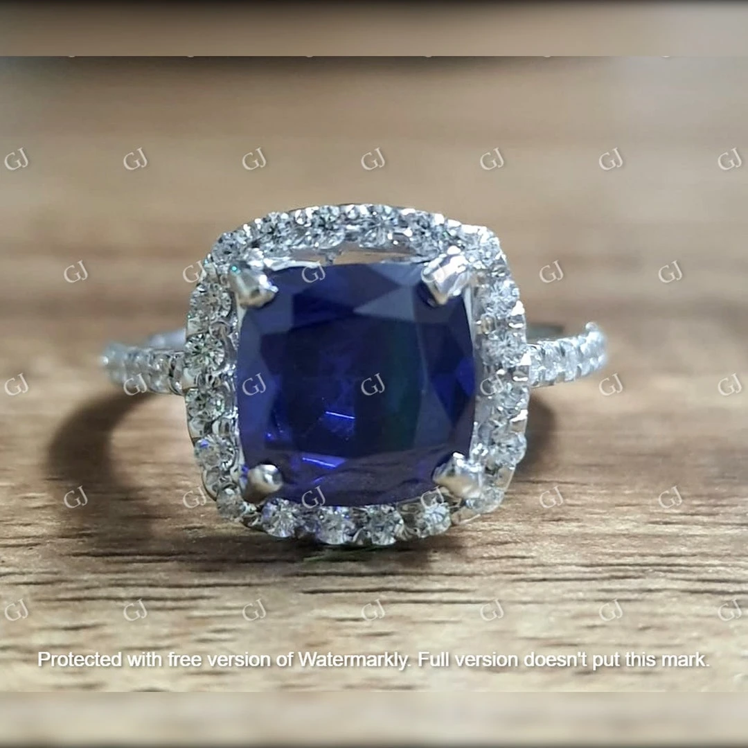 2.60Ct Coussin Cut D / VVS1 Bleu Saphir & Diamant Halo 14K Or Blanc Finition Fiançailles Bague d’anniversaire de mariage, Cadeau d’anniversaire, Bague.