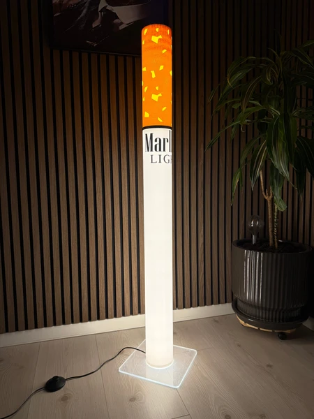 Vintage Marlboro Lamp