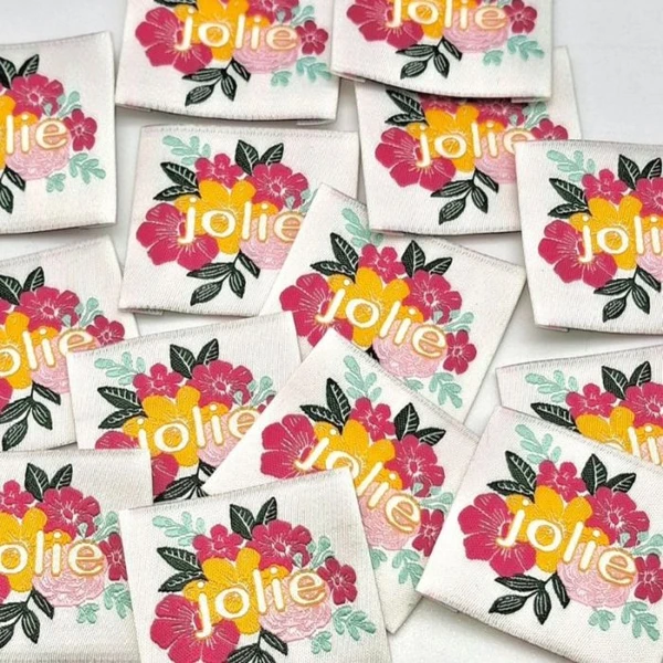 Étiquette à coudre "Jolie" – Customisation textile