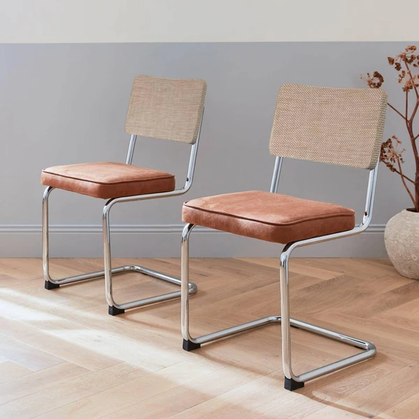 2 chaises cantilever, tissu marron clair et résine | sweeek