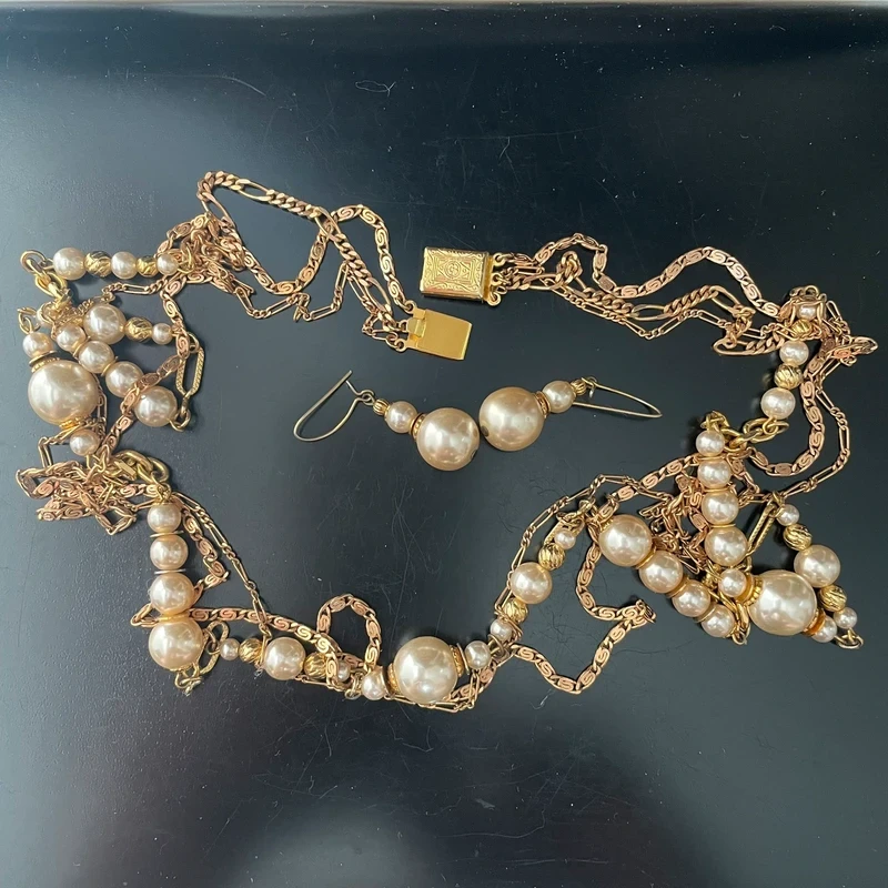 Collier sautoir et Boucles