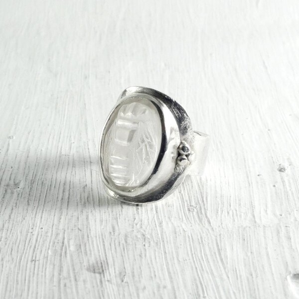 Sterling Silver & Crystal Bee ring : Roman inspired ring - Clear rock crystal - Hammered finishing -  Men or Women sterling silver ring