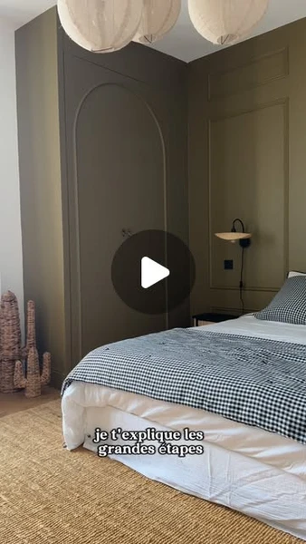 Cyrielle Burghgraeve on Instagram: "Fabriquer un placard sur mesure, c’est un vrai défi…(surtout quand c’est la première fois 😅)Mais avec un peu d’imagination (et les bonnes moulures 😏), on peut créer un meuble canon et plein de caractère.Les moulures Flex de chez @orac__decor @orac_france ont complètement transformé le rendu 😍Elles apportent cette touche de style qui change tout, même dans une chambre d’amis 💚Et le plus fou ? C’est qu’on a tout fait nous-mêmes ✨Preuve qu’avec un peu de DIY, on peut vraiment donner un look haut de gamme sans exploser le budget 💪Tu tenterais ce genre de placard chez toi ? 👇Dites-moi ce que vous en pensez !(Produits @orac__decor offerts)#renovationmaison #diydeco #avantapresmaison #placardsurmesure #decointerieure #homeinspiration #oracdecor #slowlivinghome #decofrancaise #diyhomeproject"