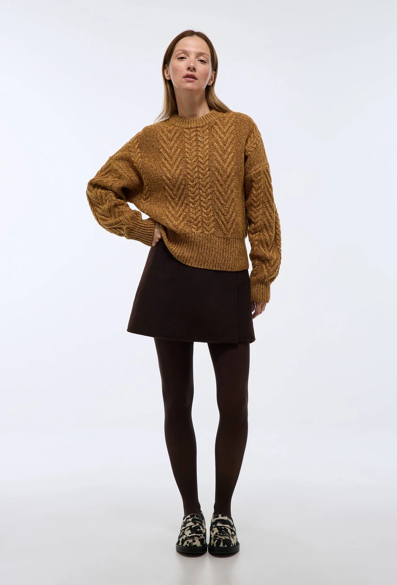 Jupe courte unie contenant de la laine