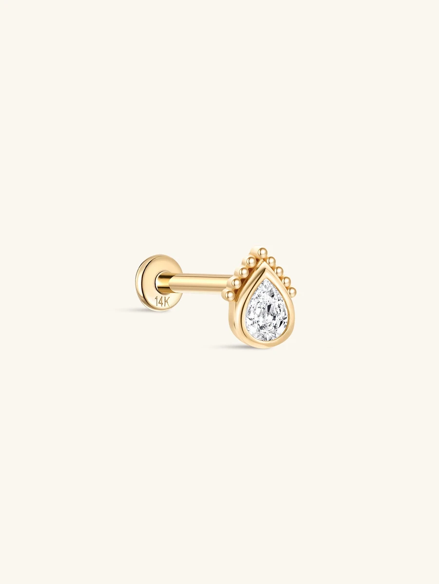 Clou d'oreille en or massif 14 carats avec goutte d'eau unique
