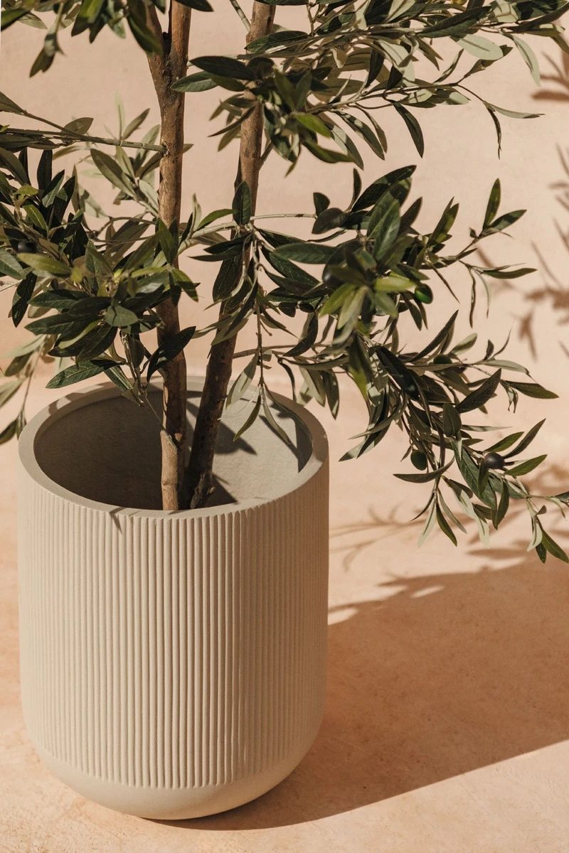 Jardinière d'extérieur Raiden en polystone