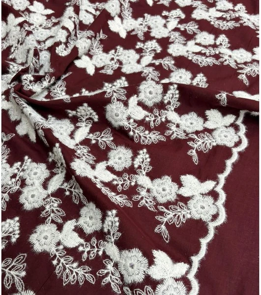 Tissu brodé Fleurs d'hiver - Feston bordeaux