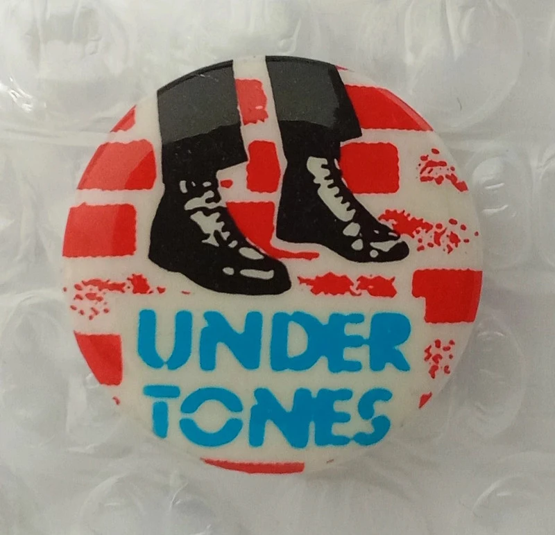 Rare badge pin vintage Undertones