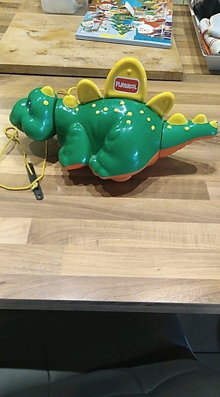 Dinosaure sur roue