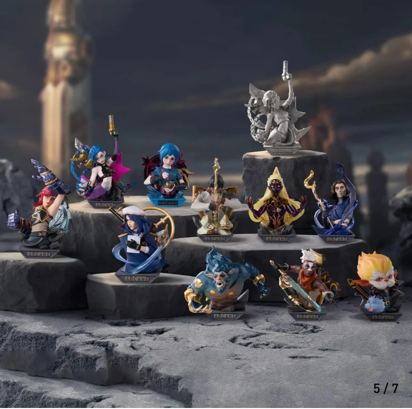 Figurine mystère arcane