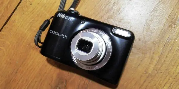 Appareil photo numérique vintage : joli Nikon Coolpix L31,  16,1Mp - Japon 2015
