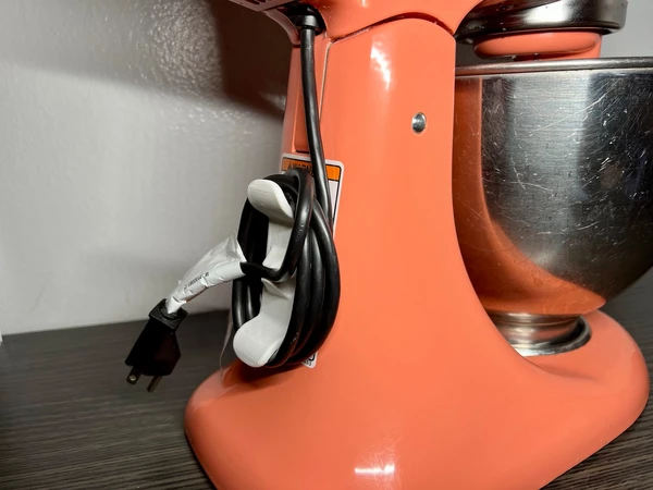 Enrouleur de cordon pour mixeur KitchenAid : organiseur peu encombrant imprimé en 3D pour les câbles du mixeur - Solution d'installation et d'organisation faciles