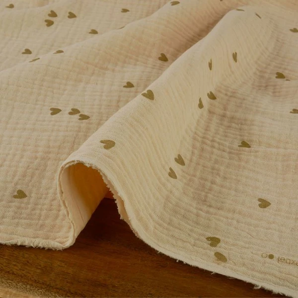 Double gaze à motifs cœurs beiges - rose nude | Tissu doux et léger pour vos créations