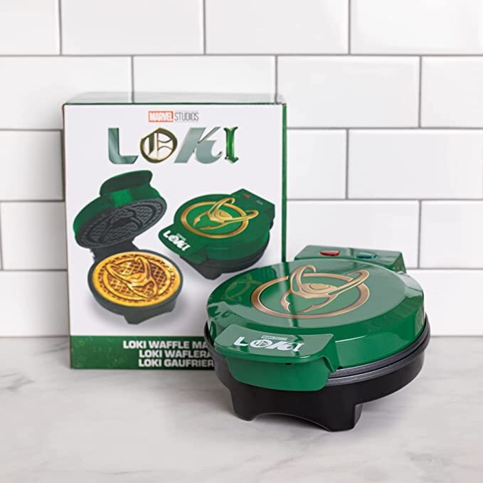 Amazon.com: Uncanny Brands Marvel Loki Waffle Maker - Loki's Helmet on Your Waffles - Waffle Iron: Home & Kitchen