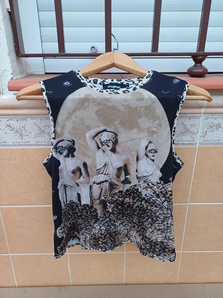 Camiseta desigual sin mangas