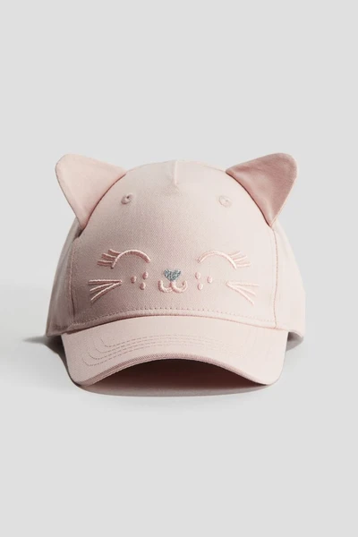 Casquette avec applications