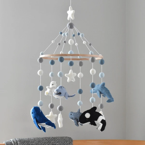 Mobile pour bébé baleine, Mobile pour chambre de bébé océan, Mobile pour lit d'animal marin, Mobile pour berceau, Mobile pour bébé narval, Mobile boule en feutre dauphin, Mobile pour bébé phoque