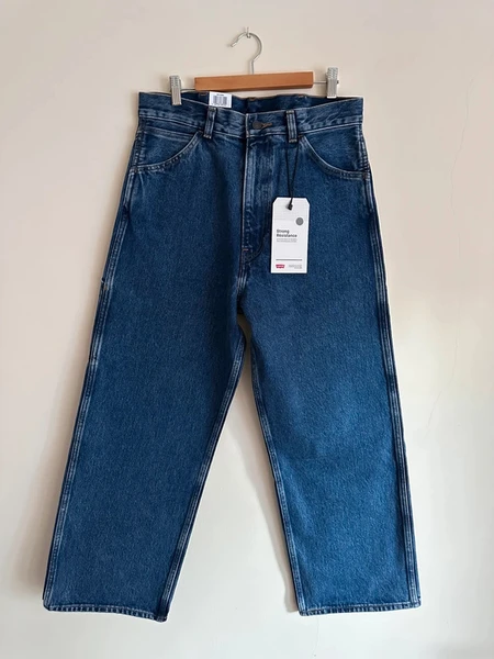 Levi’s Carpenter Crop