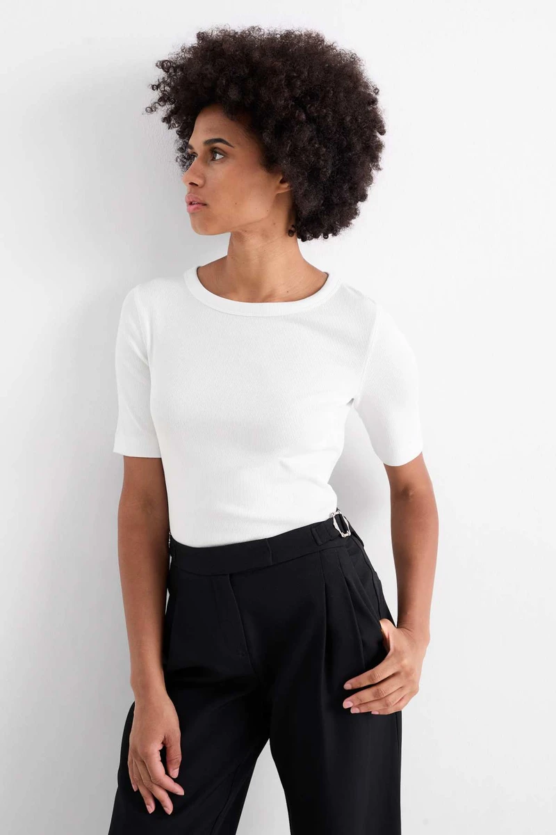 T-shirt basique - finition côtelée