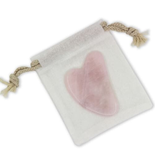 Guasha en quartz rose + housse QUARTZ | Maisons du Monde