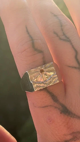 Chevalière Soleil saphir