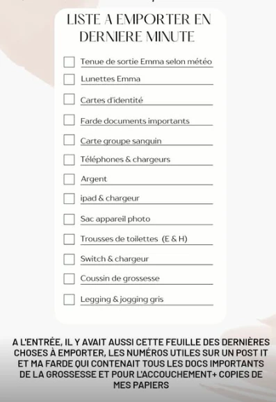 Ma liste des affaires à emporter en dernière minute à disposition près de l'entrée et envoyée sur le téléphone de mon mari