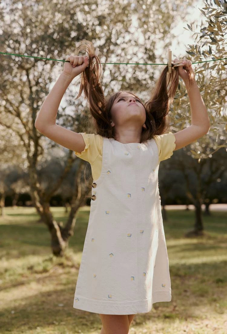 Robe chasuble en twill brodée BEIGE CLAIR pour enfant MONOPRIX