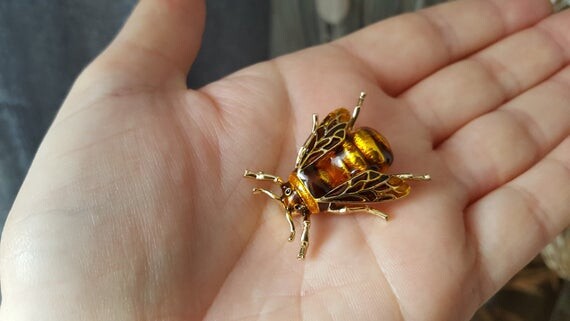 Broche abeille émaillé marron doré or insecte miel pin&#39;s badge broche femme cadeau noel anniversaire Neuve