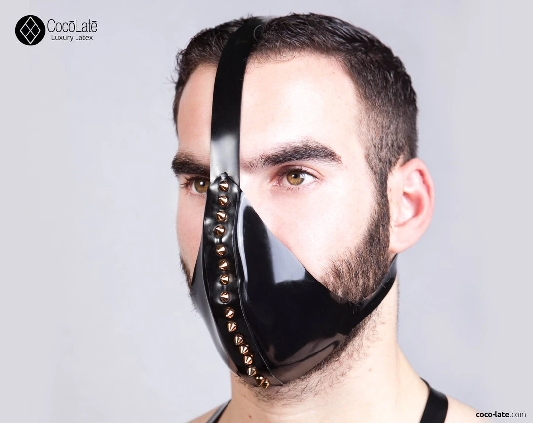Latex muzzle with spikes