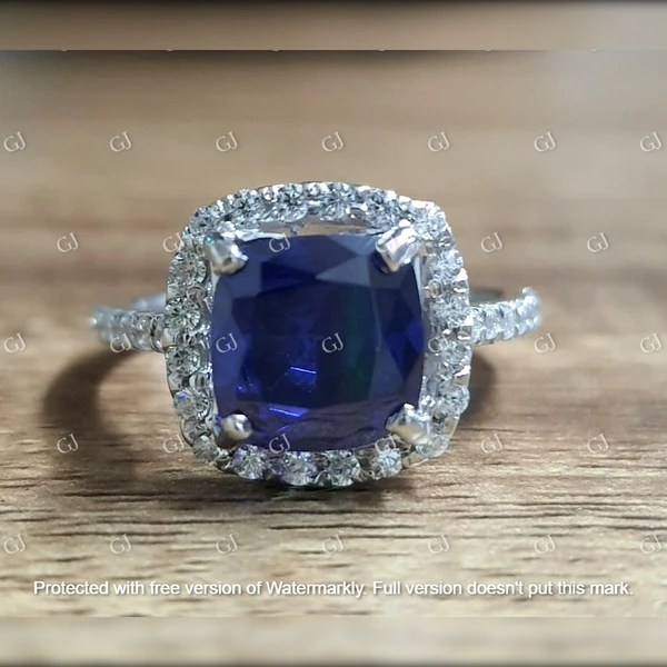 2.60Ct Coussin Cut D / VVS1 Bleu Saphir & Diamant Halo 14K Or Blanc Finition Fiançailles Bague d’anniversaire de mariage, Cadeau d’anniversaire, Bague.