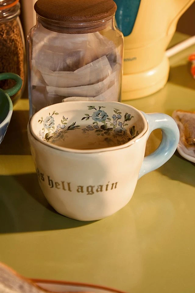 Tasse florale à slogan gothique