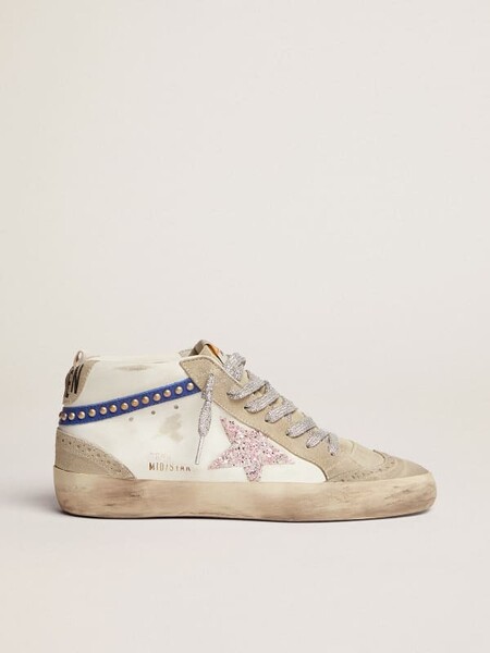 Sneakers Mid Star LTD avec étoile à paillettes blanches et roses et virgule en cuir bleu avec clous dorés