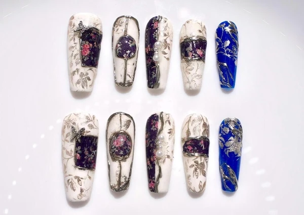 Fleurs françaises à presser sur les ongles | Presse cercueil fait main blanc et bleu | Ongles tendance de qualité salon