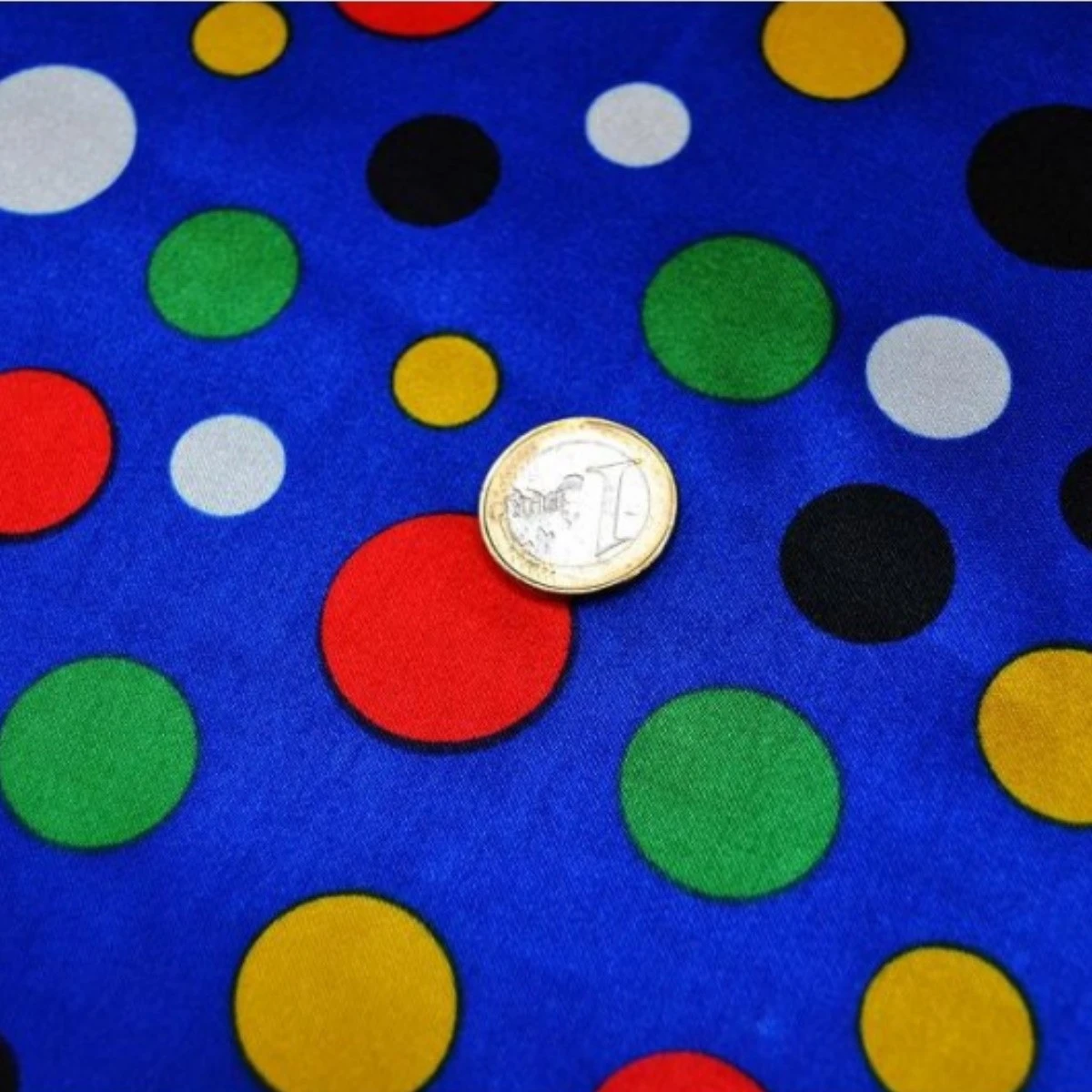 Tissu Satin Carnaval Petits Pois Multicolores fond Bleu au Mètre pour la confection de Déguisements