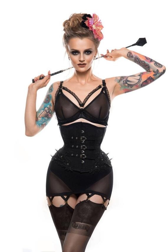 Les pointes noires bouclent guipure tightlacing taille cincher os taille formation corset gothique underbust