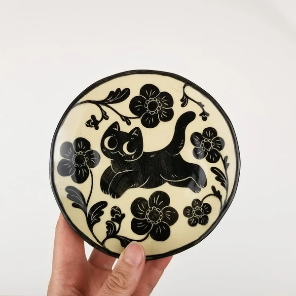 Petite assiette en céramique chat noir / plateau à bijoux en céramique fait main / bibelot B2