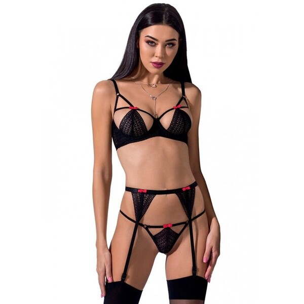Soutien-gorge, porte jarretelles et string